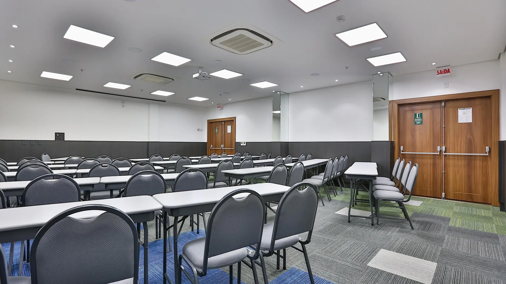 Quality Hotel Blumenau 4*,  Brazylia